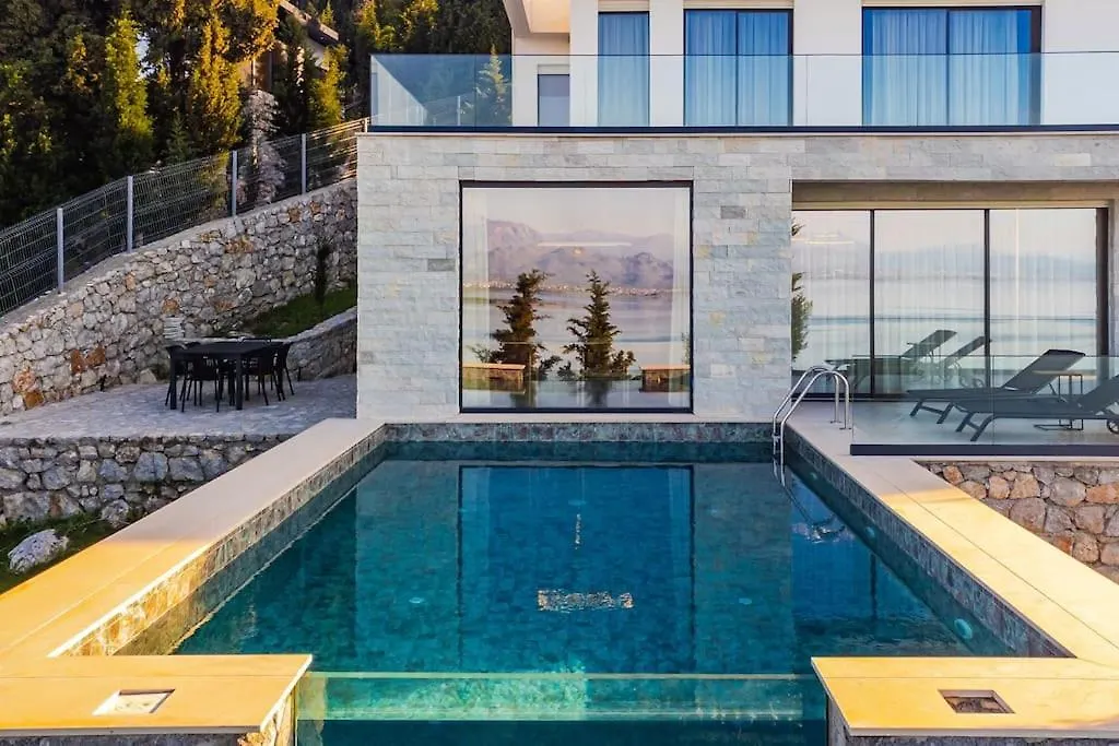 Villa Serenity Luxury Lakeside Manor Široka Albánie