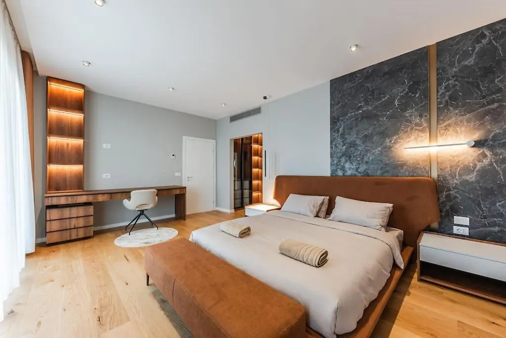 Villa Serenity Luxury Lakeside Manor Shiroka