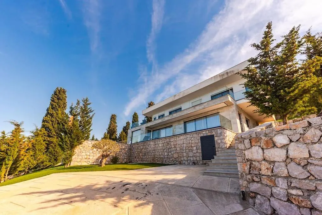 Villa Serenity Luxury Lakeside Manor Shiroka