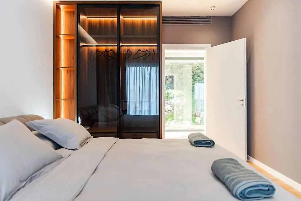 Villa Serenity Luxury Lakeside Manor Shiroka
