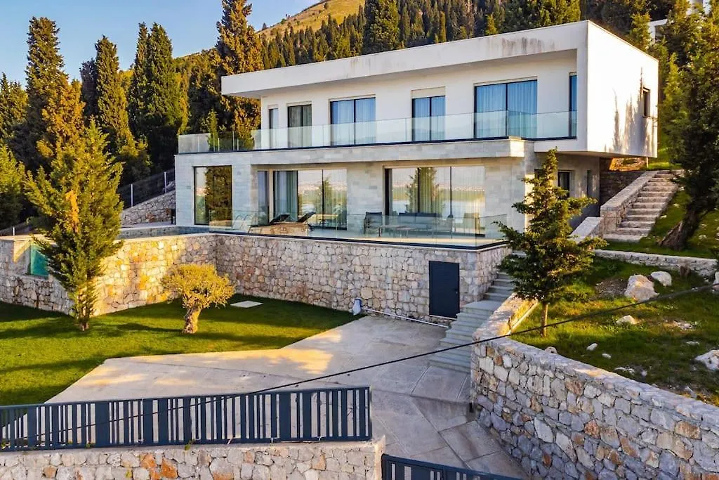 Villa Serenity Luxury Lakeside Manor Shiroka